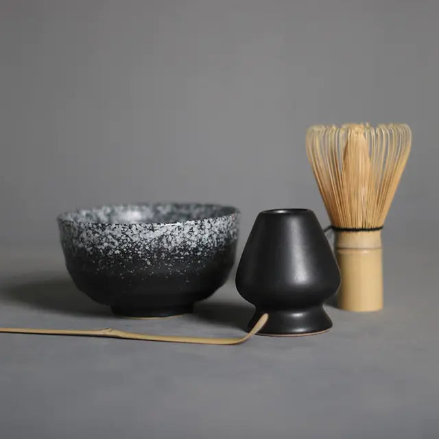 Traditional Japanese Matcha Tea Set – Bamboo Whisk & Ceramics Gift Box